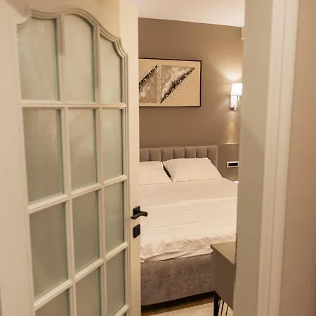 Appartement Frogs Luxury Korce