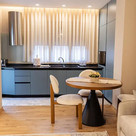 Frogs Luxury Korce