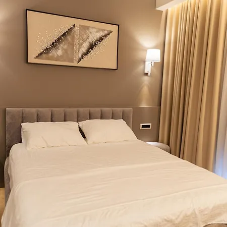 Frogs Luxury Korce